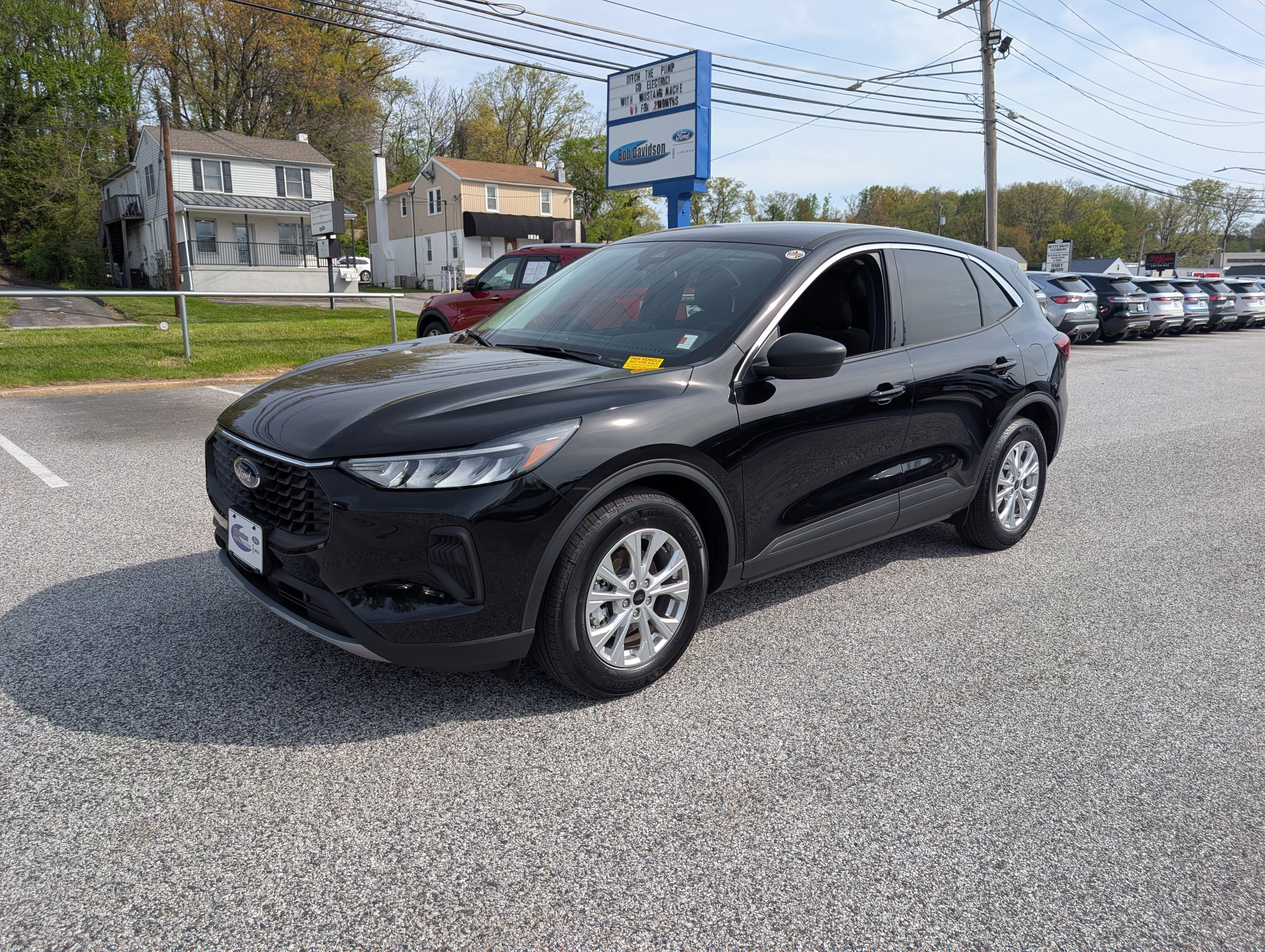 Certified 2024 Ford Escape Active w/ Cold Weather Package FWD image 2