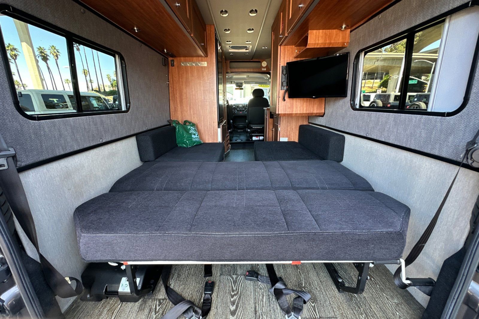 Used 2018 RAM ProMaster 3500 w/ Premium Appearance Group image 14