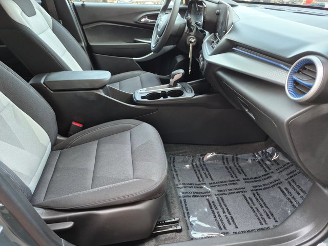 Used 2026 Chevrolet Trax LS FWD image 25