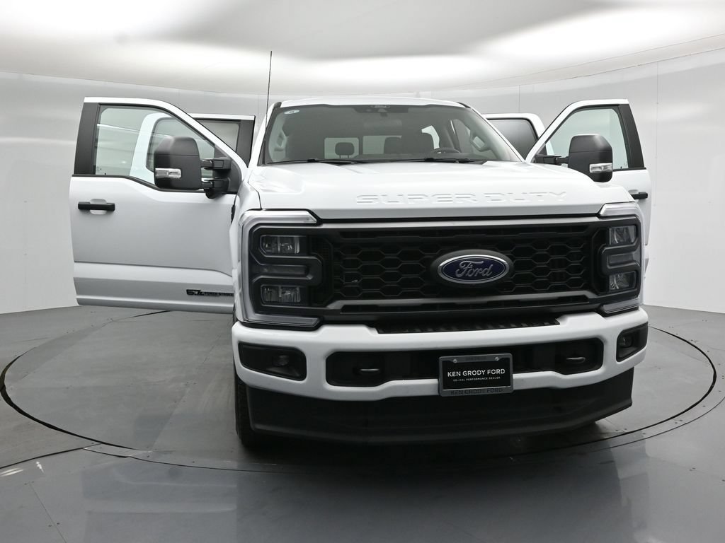 Certified 2025 Ford F250 XL w/ STX Appearance Package AWD/4WD image 27