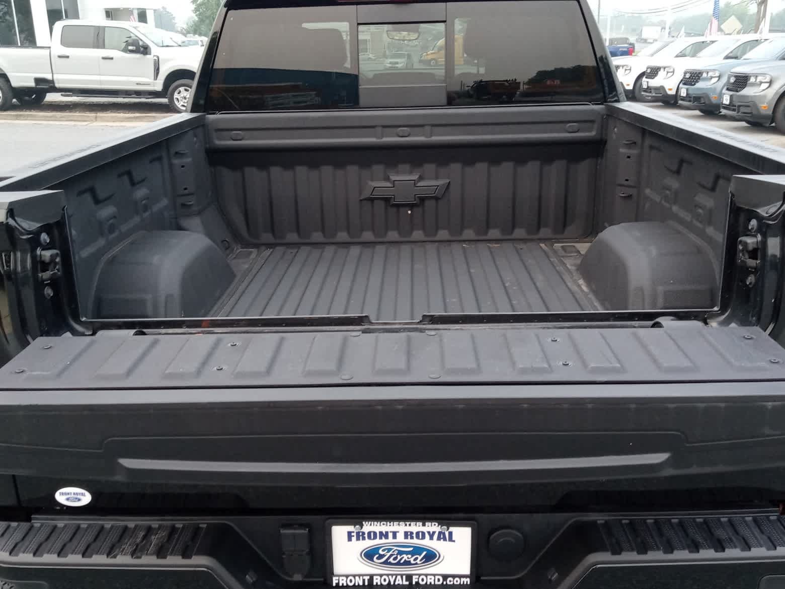 Used 2025 Chevrolet Silverado 1500 High Country w/ Midnight Edition AWD/4WD image 13