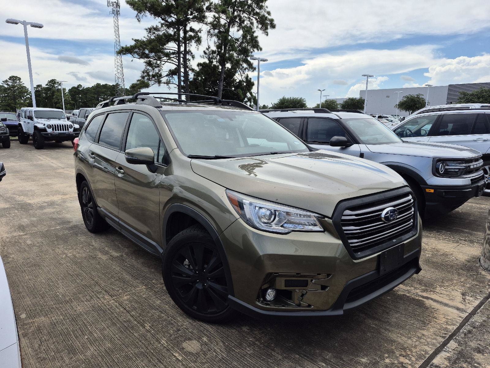 Used 2022 Subaru Ascent Limited w/ Technology Package AWD/4WD image 2