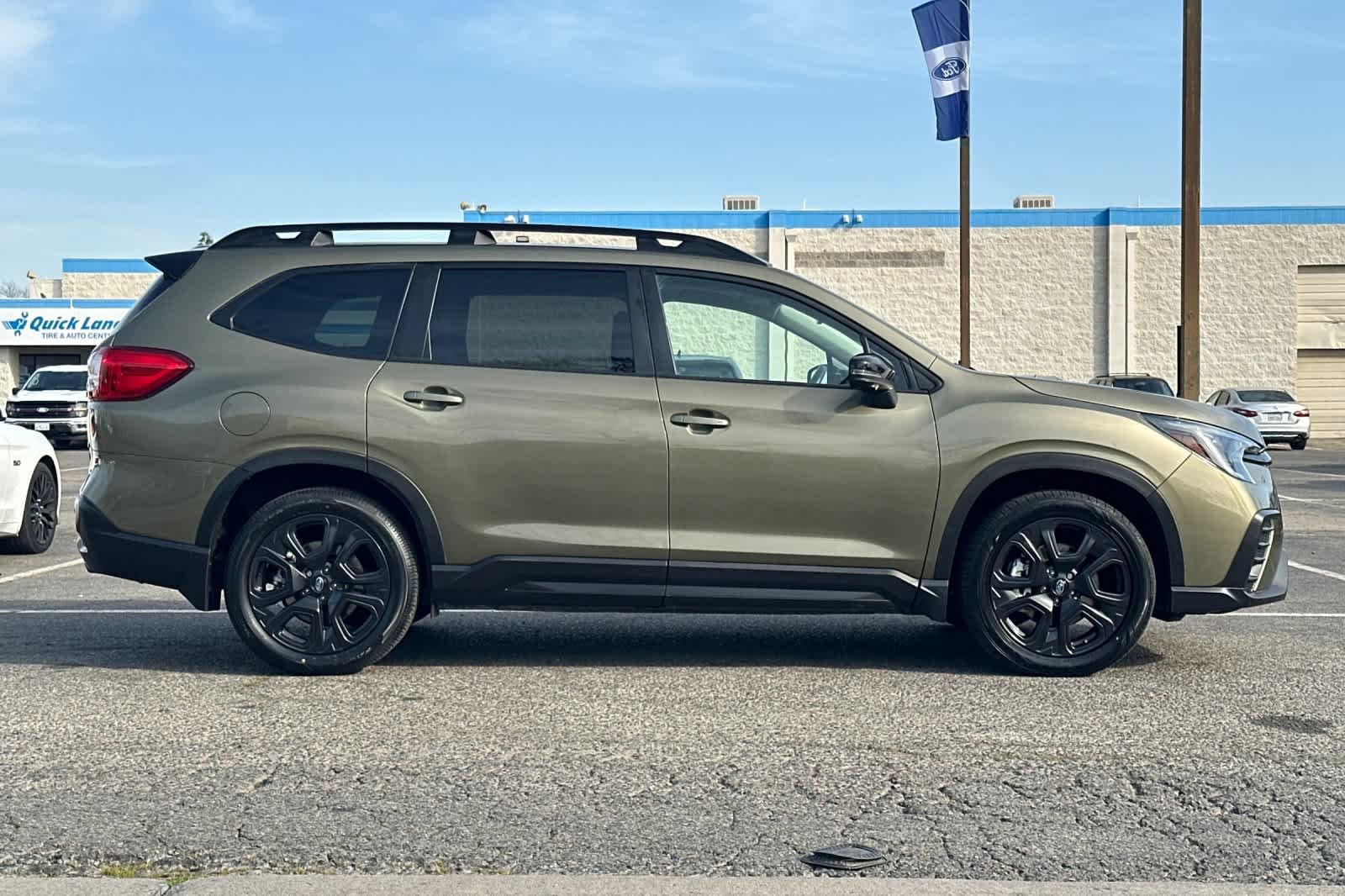 Used 2023 Subaru Ascent Onyx Edition Limited image 6