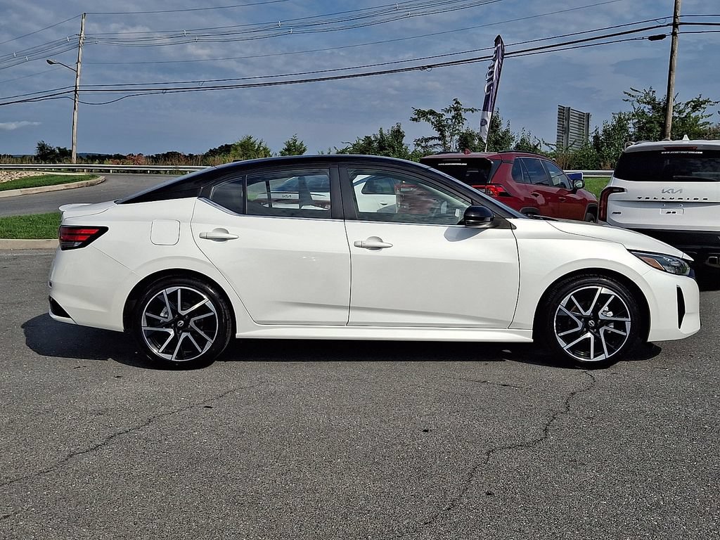Used 2025 Nissan Sentra SR FWD image 7