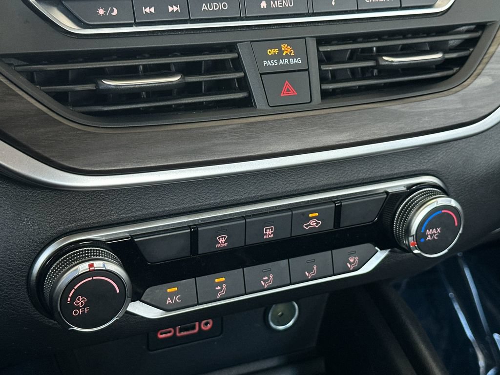 Used 2025 Nissan Altima 2.5 SV FWD image 18