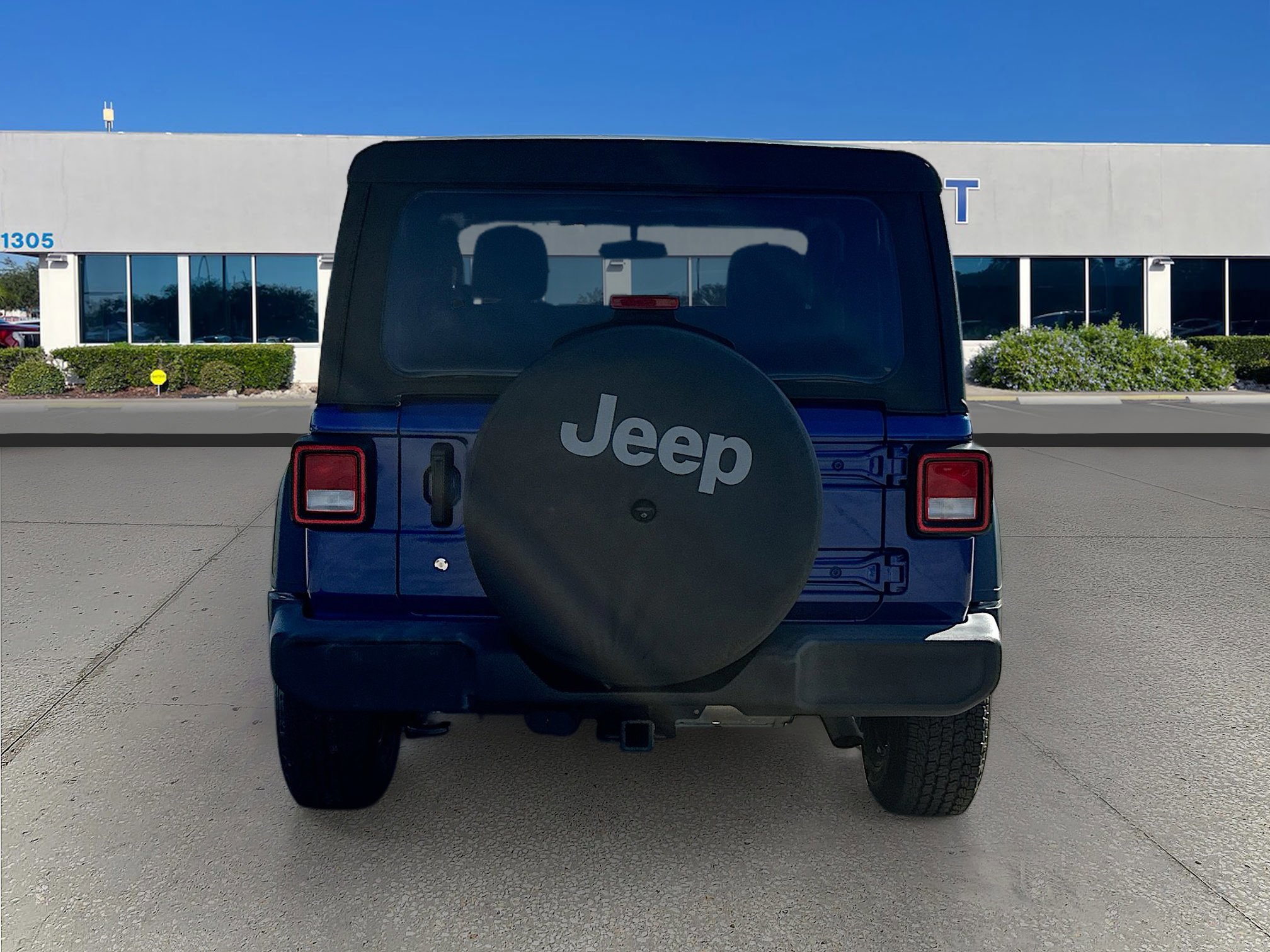 Used 2019 Jeep Wrangler Sport S image 4