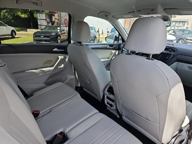 Used 2023 Volkswagen Tiguan SE FWD image 13