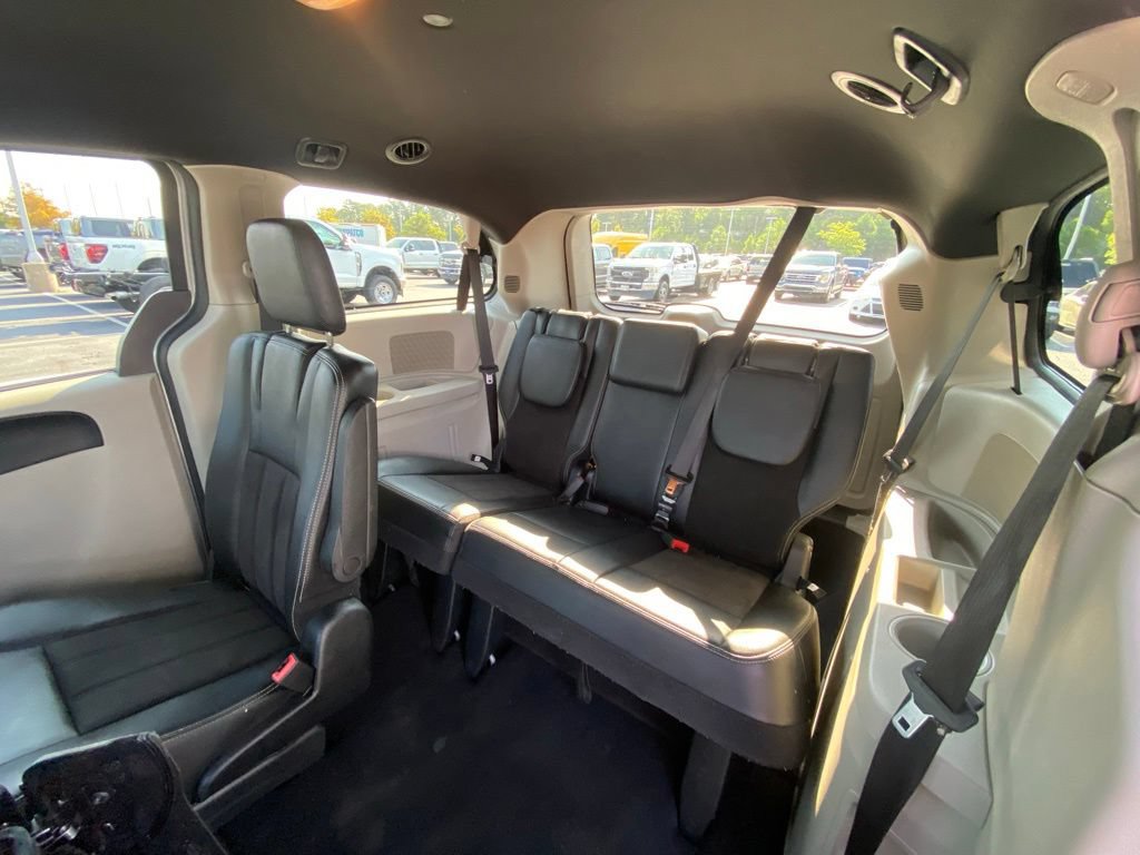 Used 2019 Dodge Grand Caravan SXT FWD image 27