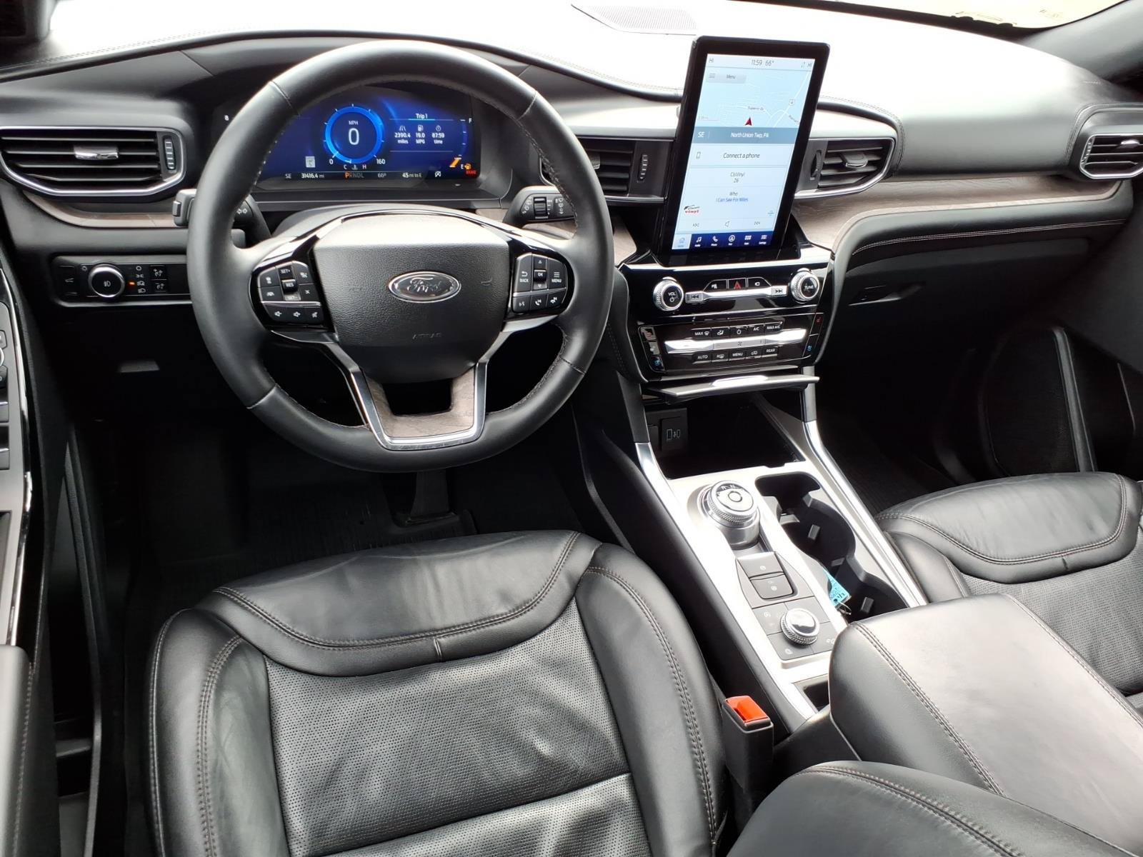 Certified 2023 Ford Explorer Platinum w/ Technology Package AWD/4WD image 14