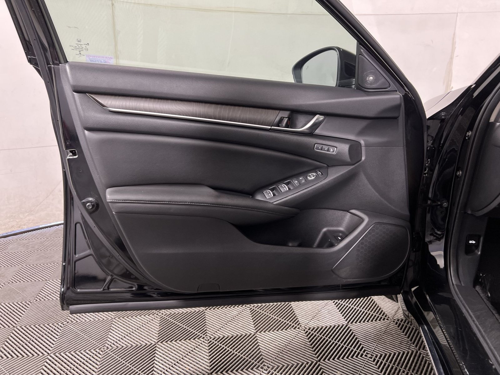 Used 2019 Honda Accord EX-L image 14