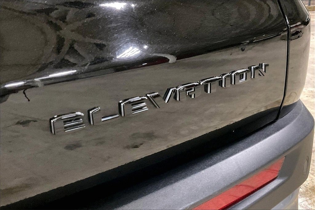 Used 2024 GMC Acadia Elevation image 10