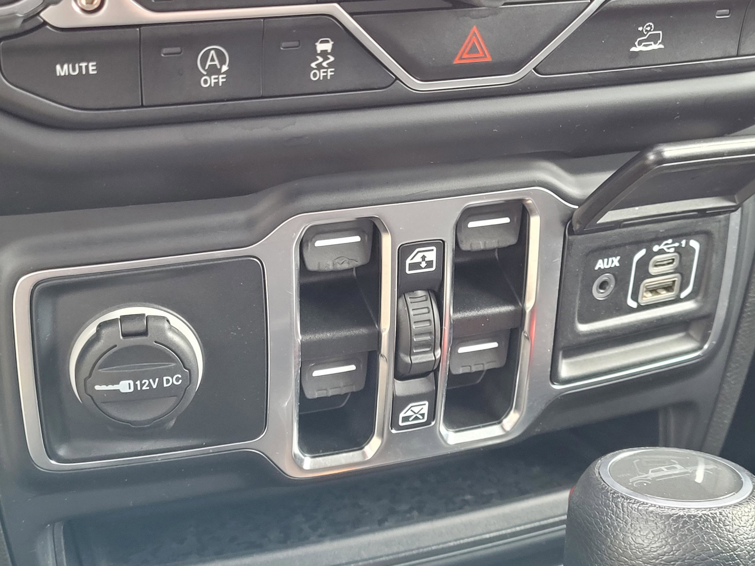 Used 2023 Jeep Gladiator Overland AWD/4WD image 23