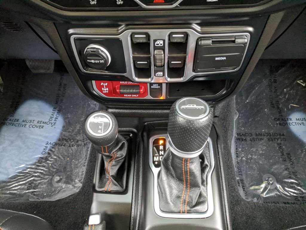 Used 2023 Jeep Gladiator Mojave w/ LED Lighting Group AWD/4WD image 9