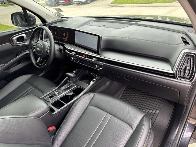 Used 2025 Kia Sorento EX w/ Panoramic Sunroof Package FWD image 13