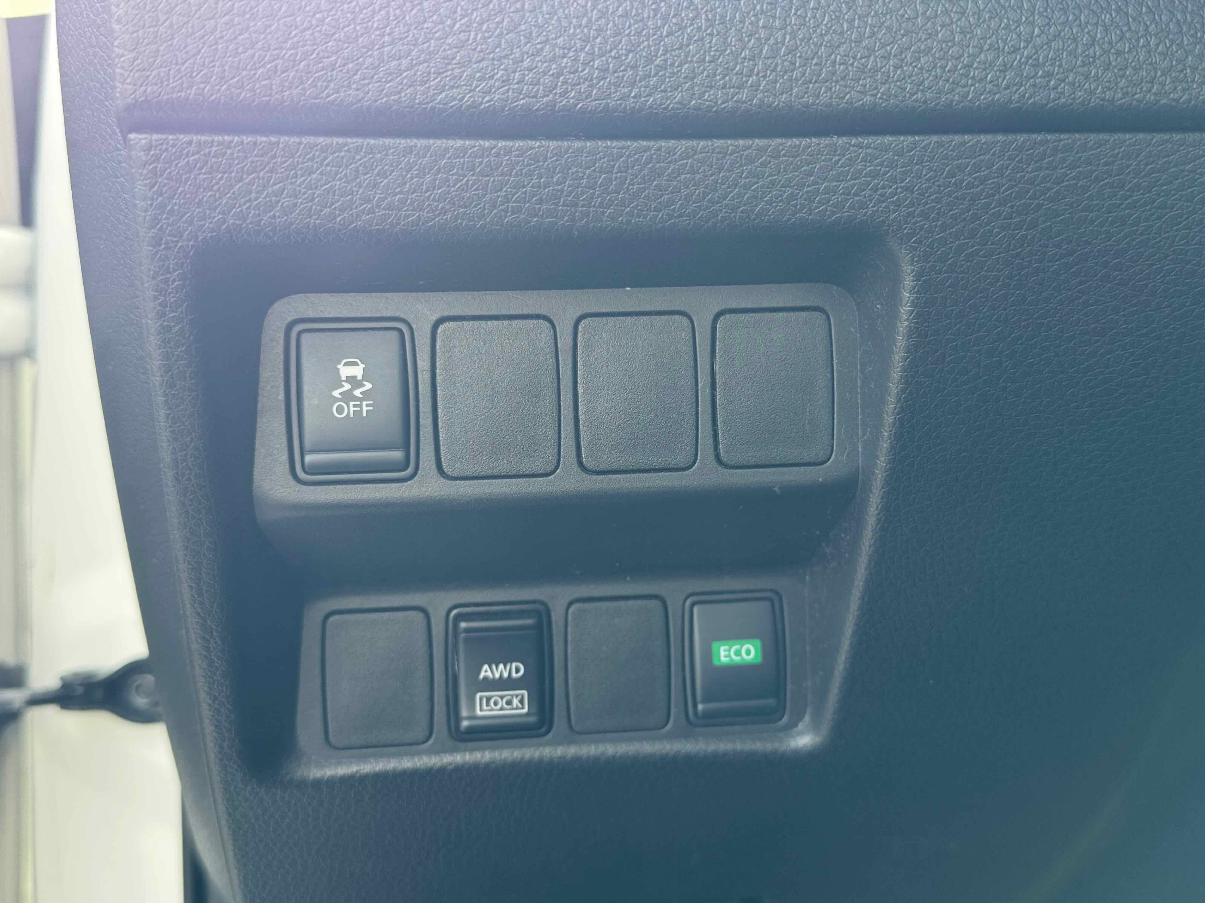 Used 2018 Nissan Rogue Sport S image 27