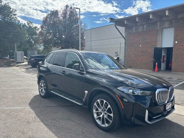 Used 2025 BMW X5 xDrive50e AWD/4WD image 11