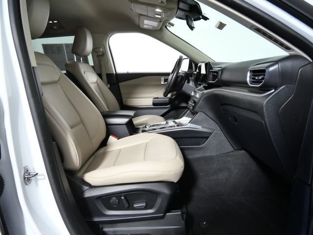 Certified 2020 Ford Explorer XLT w/ Equipment Group 202A AWD/4WD image 11