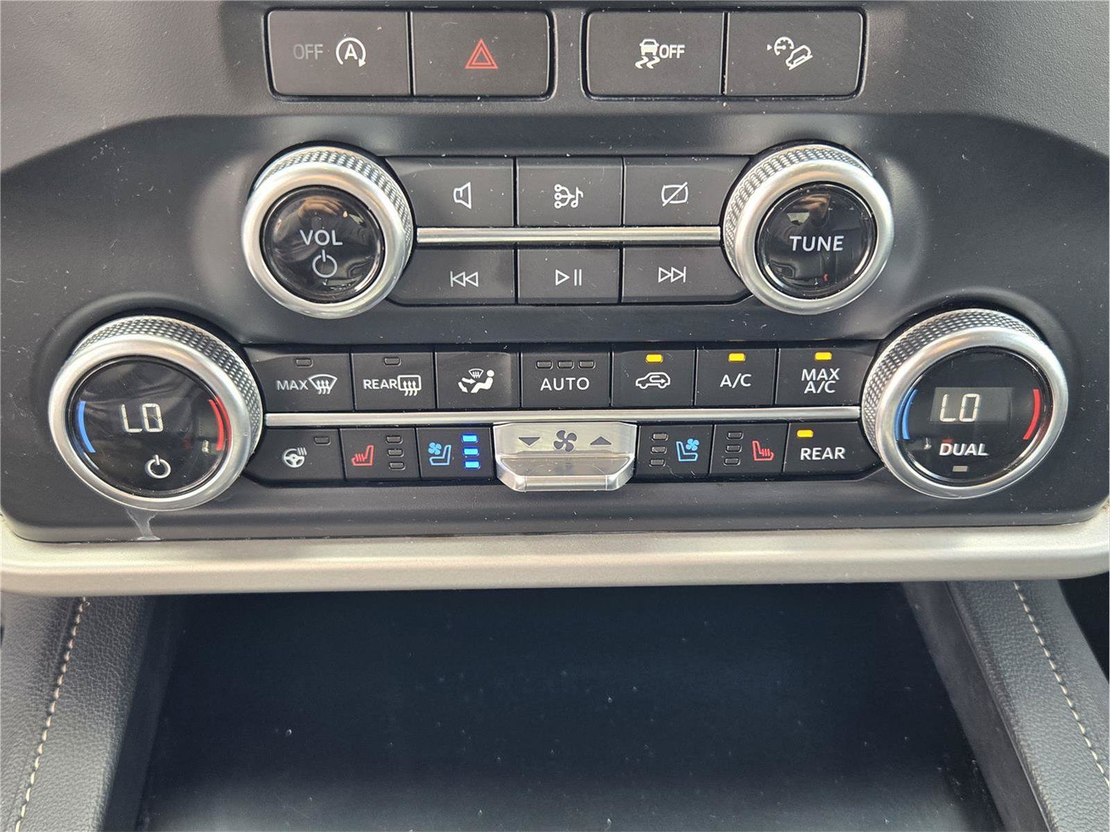 Certified 2024 Ford Expedition XLT AWD/4WD image 17