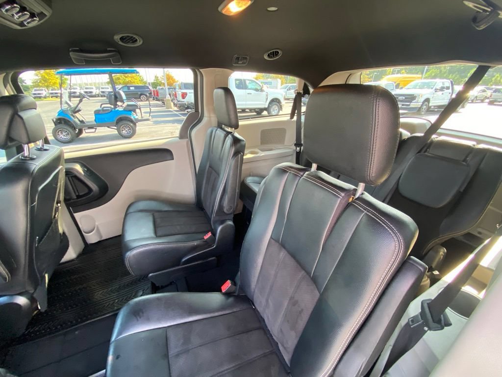 Used 2019 Dodge Grand Caravan SXT FWD image 23