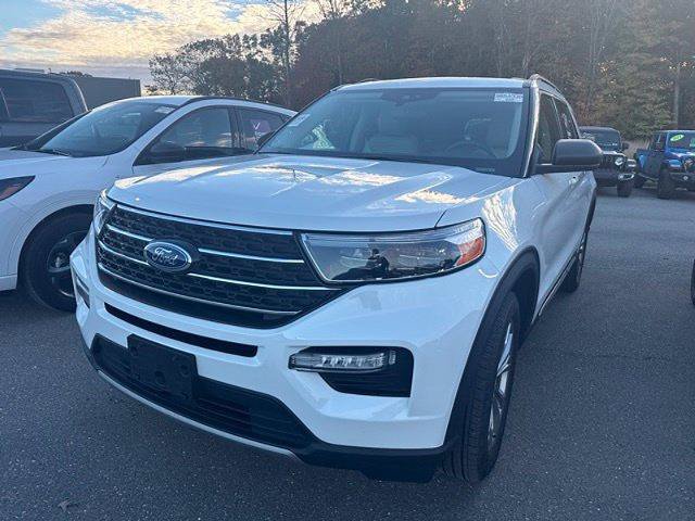 Certified 2023 Ford Explorer XLT w/ Equipment Group 202A AWD/4WD image 3