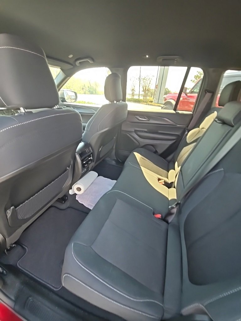 Used 2025 Jeep Grand Cherokee Laredo w/ Trailer Tow Package image 8