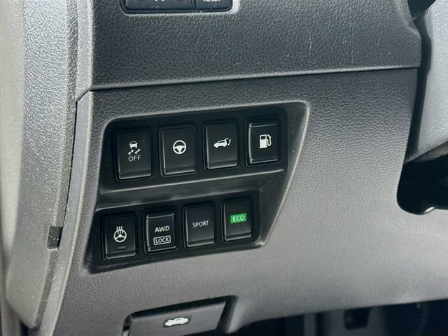 Used 2020 Nissan Rogue SV w/ Sun & Sound Touring Package image 10