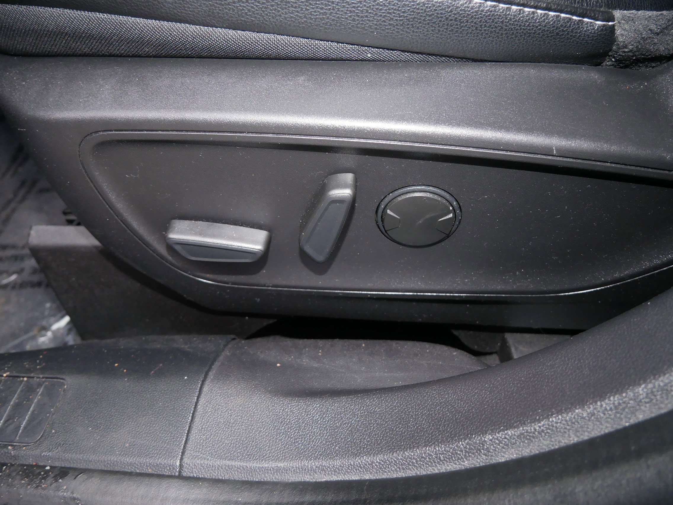 Certified 2022 Ford Escape SEL image 19