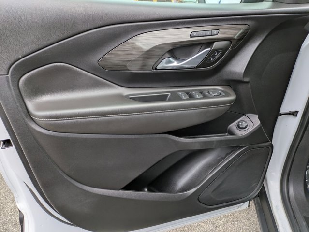 Used 2023 GMC Terrain SLT FWD image 9