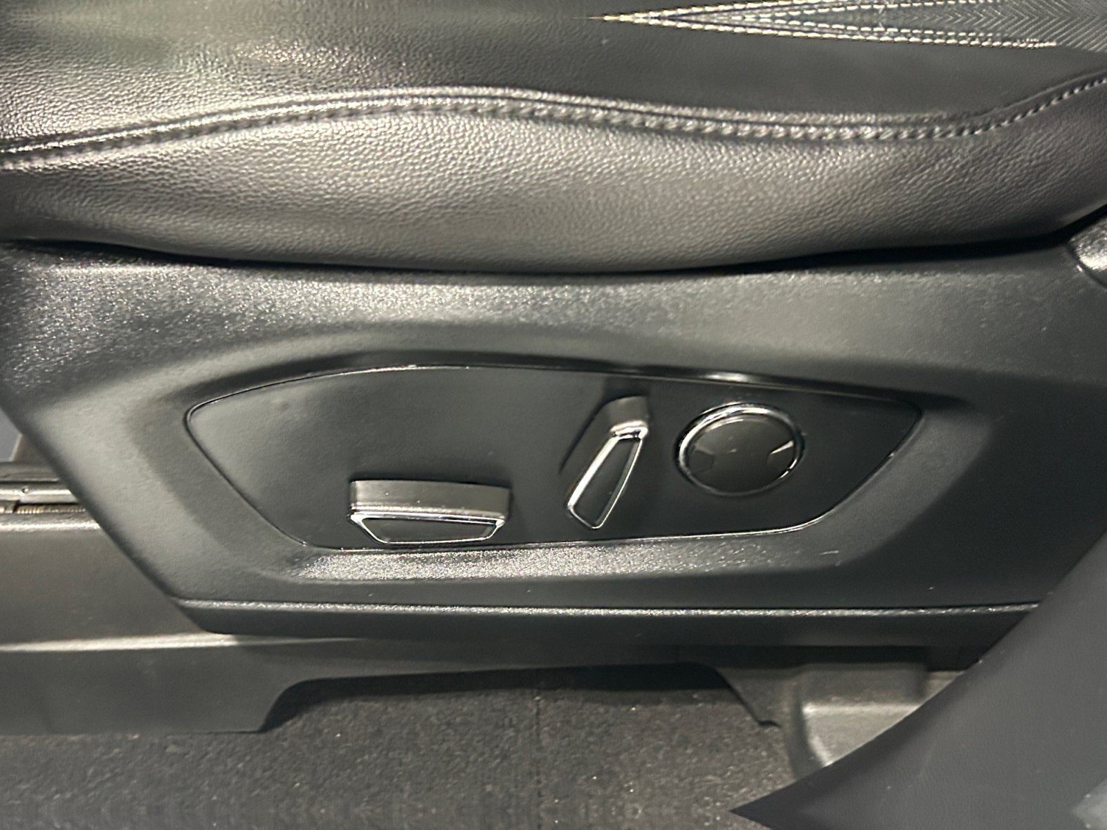 Certified 2020 Ford Explorer Limited RWD image 14
