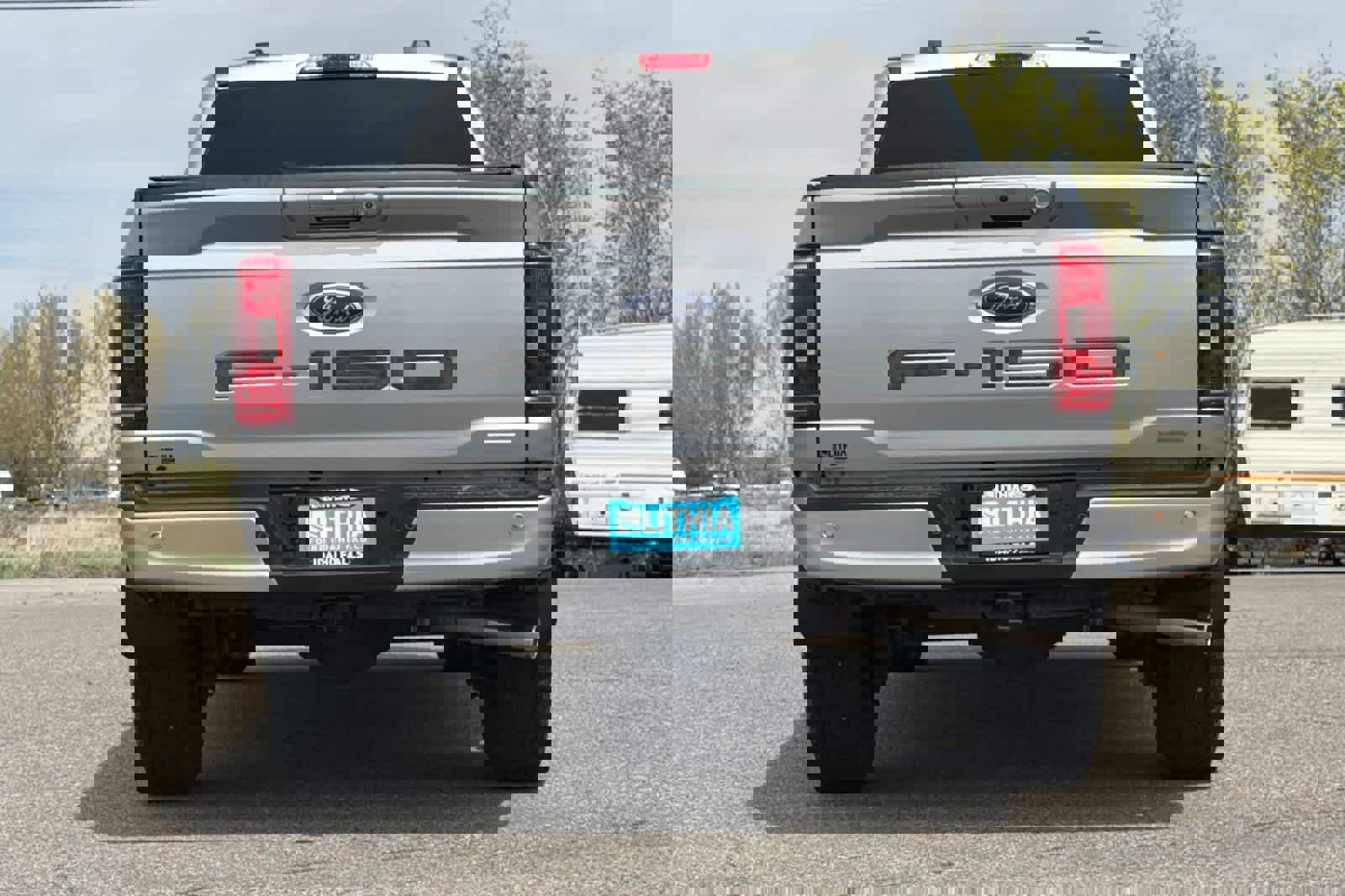 Certified 2022 Ford F150 XLT w/ Equipment Group 302A High image 4