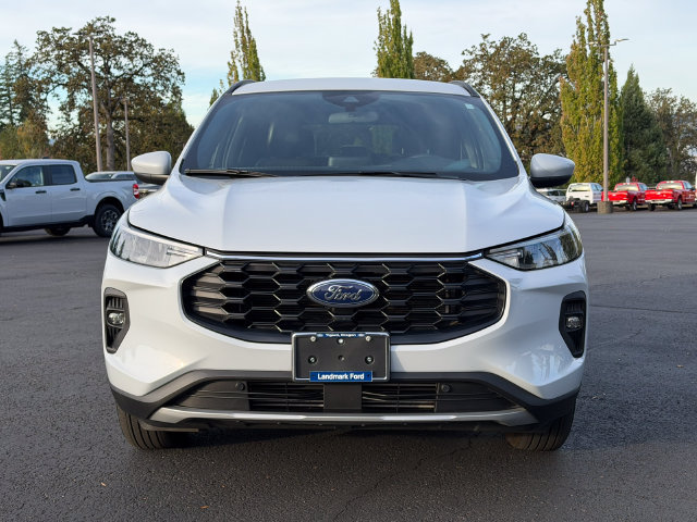 Certified 2025 Ford Escape ST-Line Select AWD/4WD image 10