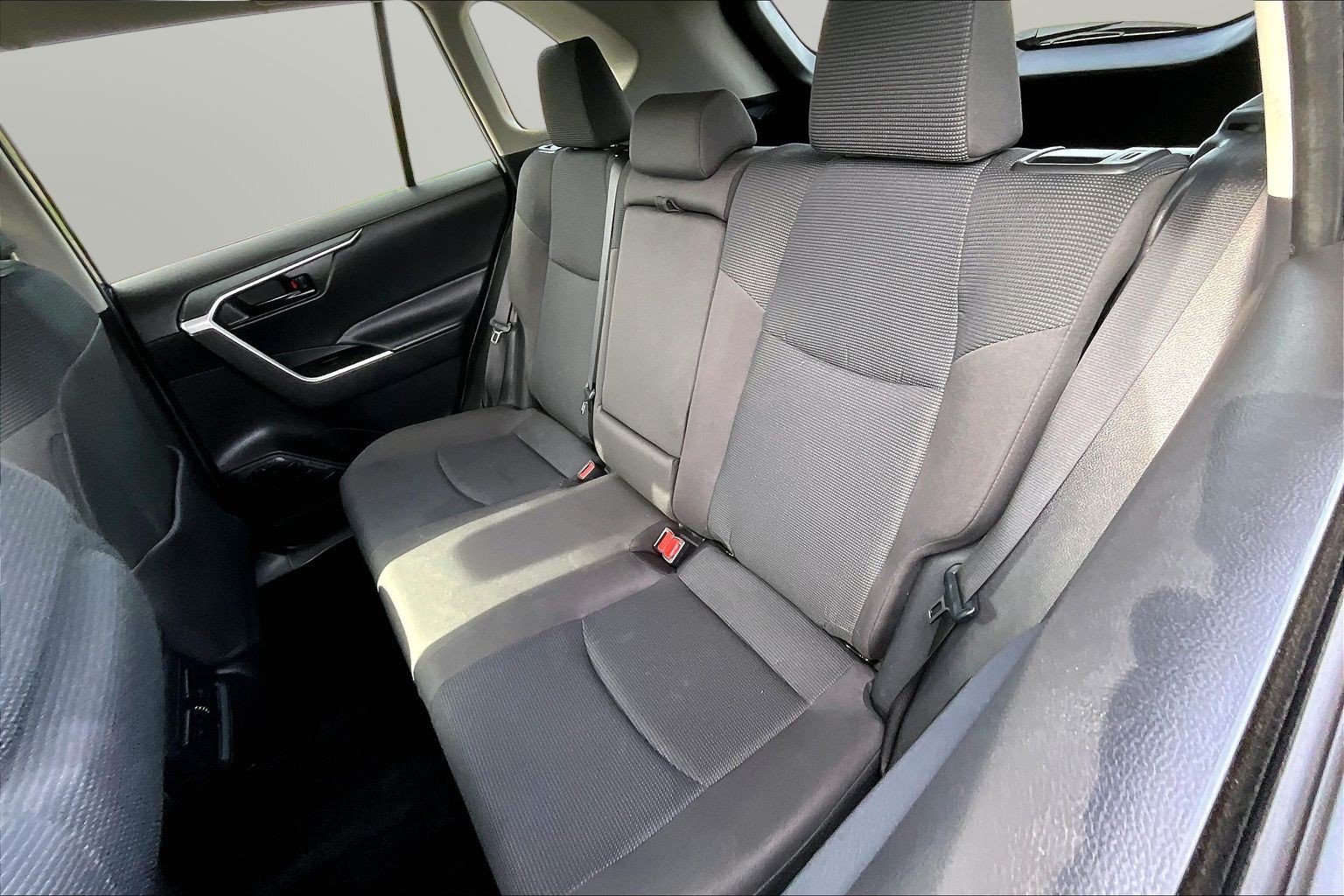 Used 2024 Toyota RAV4 LE AWD/4WD image 18
