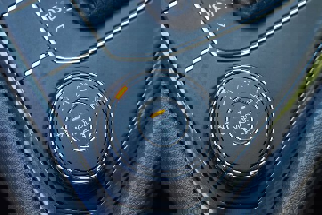 Used 2019 Volkswagen Tiguan SE AWD/4WD image 26