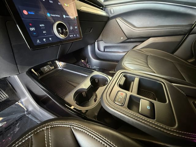 Certified 2025 Ford Mustang Mach-E Premium image 24