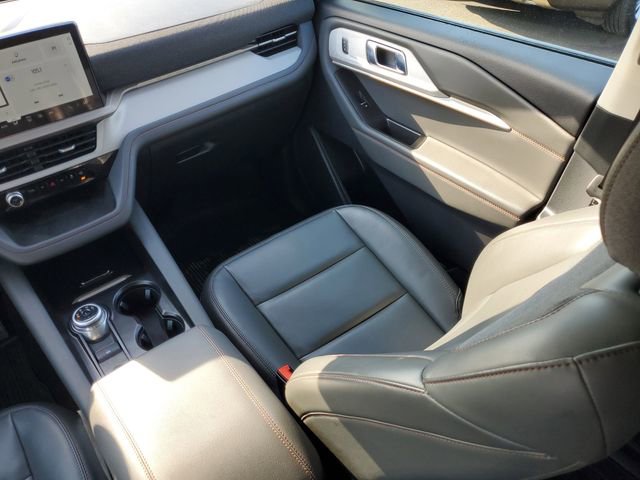 Certified 2025 Ford Explorer Active w/ Active Comfort Package AWD/4WD image 31