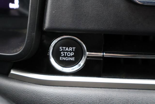 Used 2024 Mitsubishi Outlander SE image 9