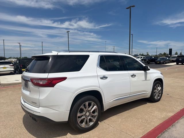 Used 2019 Chevrolet Traverse Premier w/ Driver Confidence II Package FWD image 3