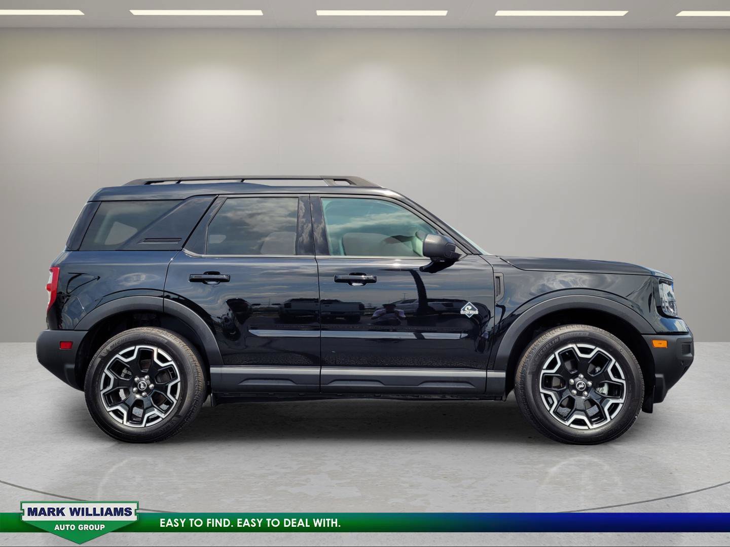 Certified 2025 Ford Bronco Sport Outer Banks w/ Outer Banks Tech Package+ AWD/4WD image 2