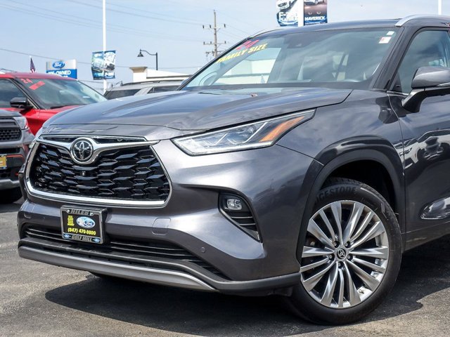 Used 2024 Toyota Highlander Platinum AWD/4WD image 3