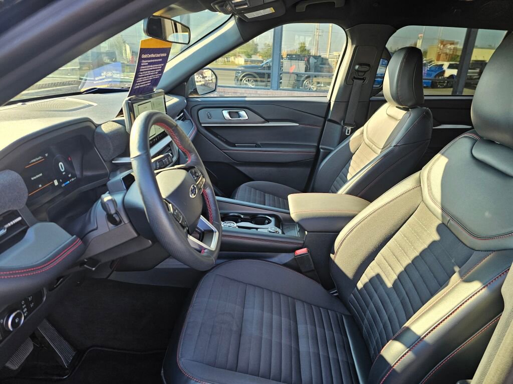 Certified 2025 Ford Explorer ST-Line image 18