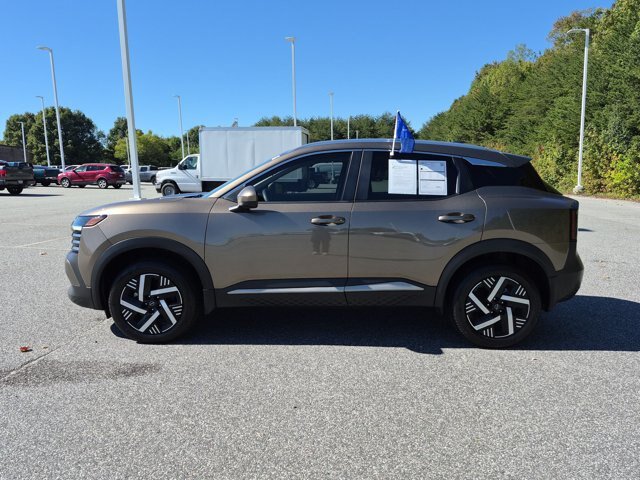 Used 2025 Nissan Kicks SV w/ SV Premium Package FWD image 7
