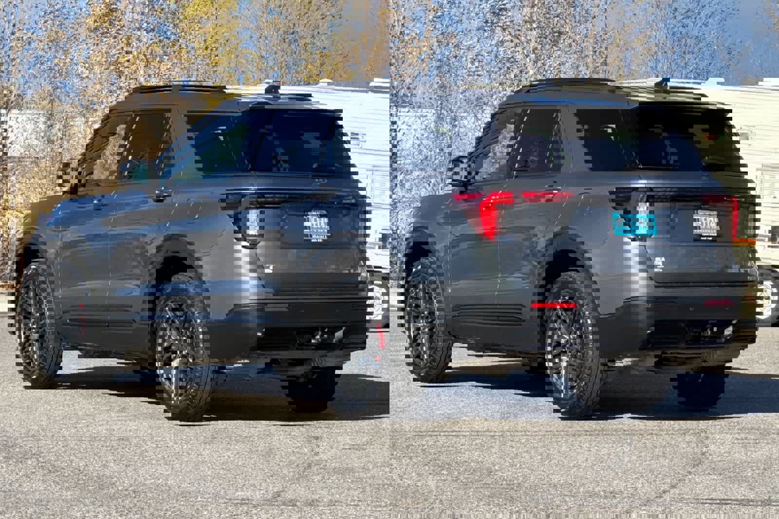 Certified 2025 Ford Explorer ST-Line w/ ST-Line Street Pack image 3