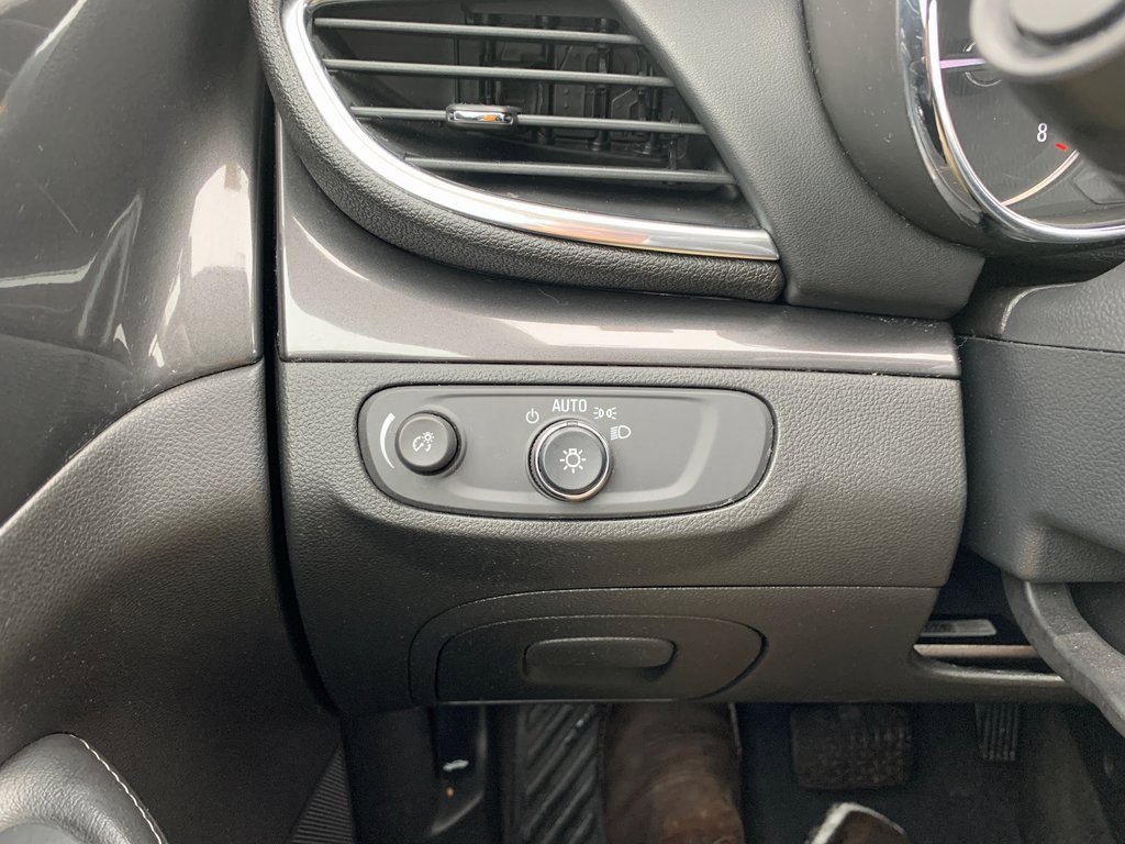 Used 2021 Buick Encore Preferred w/ Safety Package image 16