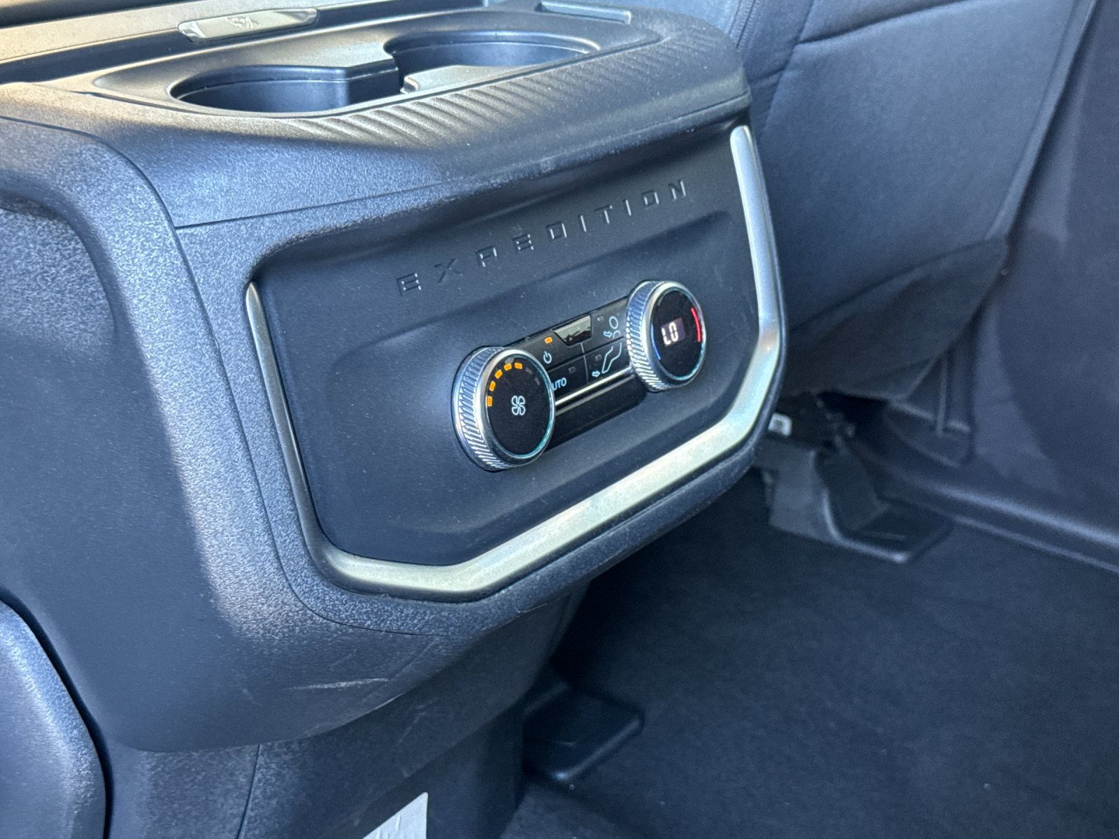 Certified 2025 Ford Expedition Active AWD/4WD image 32
