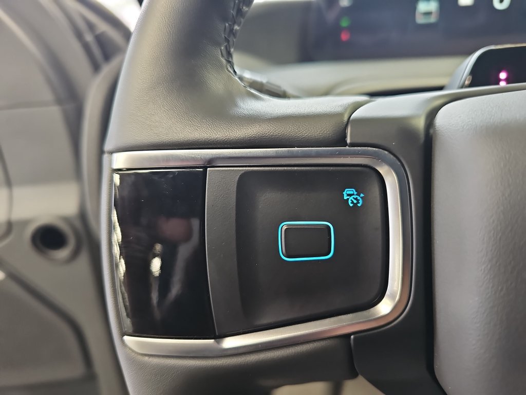 Certified 2026 Ford Expedition Active AWD/4WD image 16