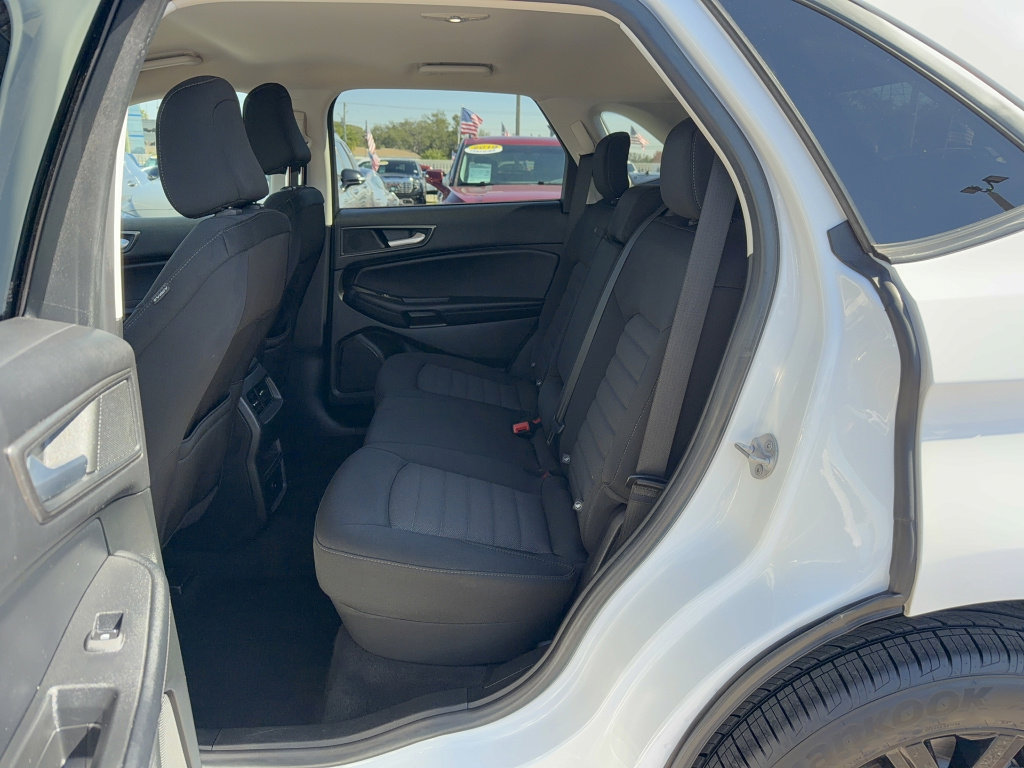 Certified 2022 Ford Edge SE w/ Black Appearance Package AWD/4WD image 13
