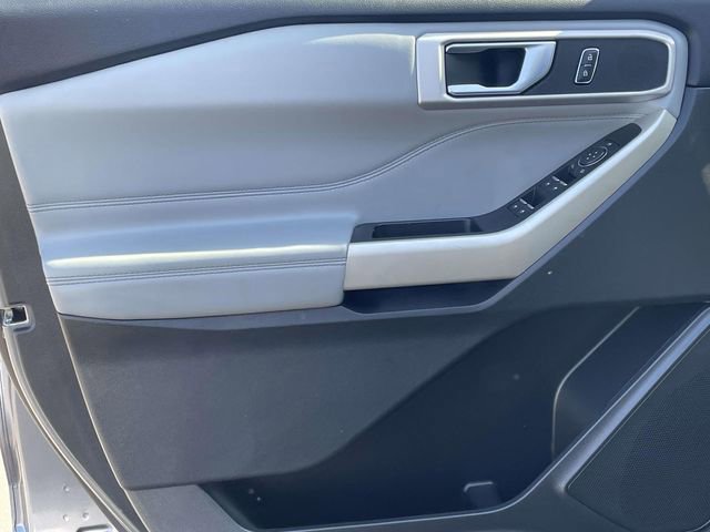 Certified 2021 Ford Explorer XLT w/ Equipment Group 202A AWD/4WD image 15