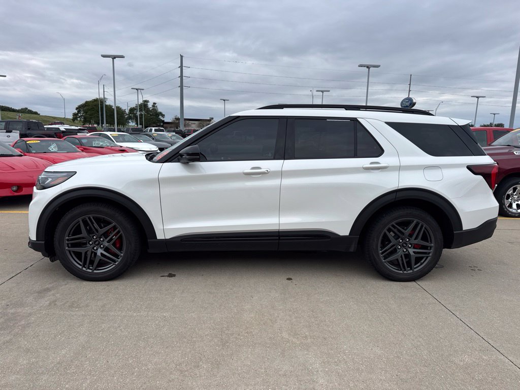 Certified 2025 Ford Explorer ST AWD/4WD image 27