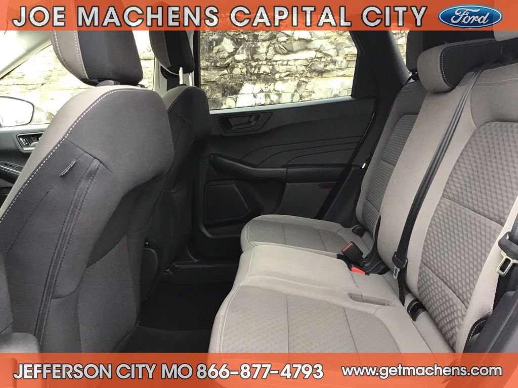 Certified 2022 Ford Escape SE image 12