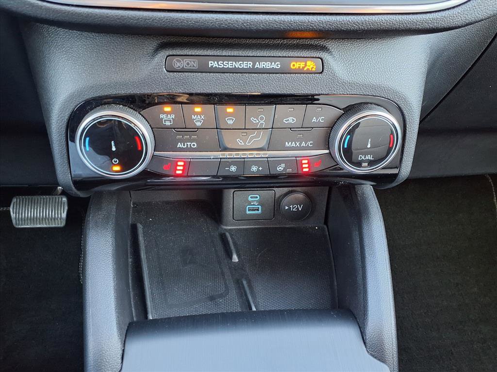 Certified 2022 Ford Escape Titanium w/ Titanium Elite Package image 18